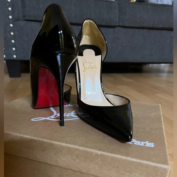 Christian Louboutin - Picture 2 of 5